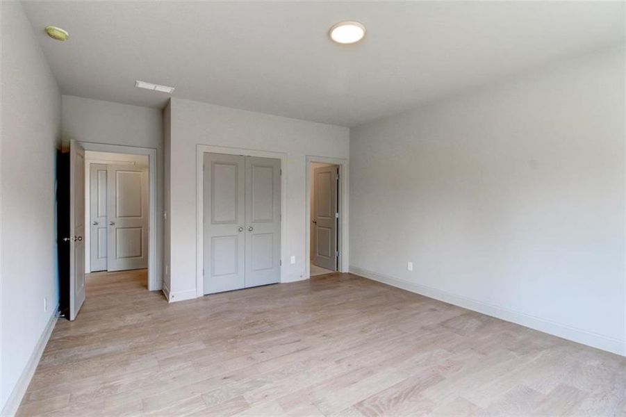 Spacious, unfurnished interior of a new home in , Conyers (Image 29).