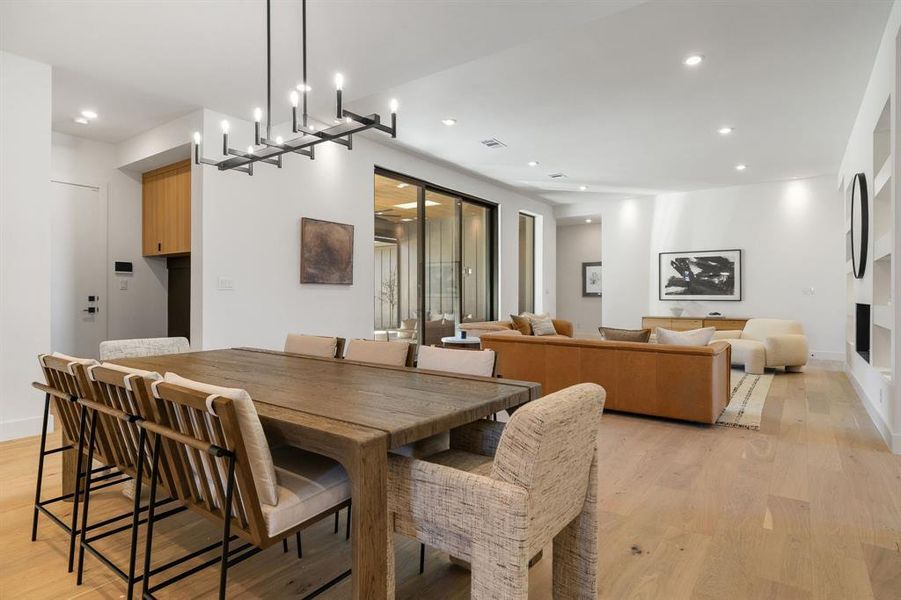 Furnished interior view inside a new home in , Farmers Branch (Image 15).