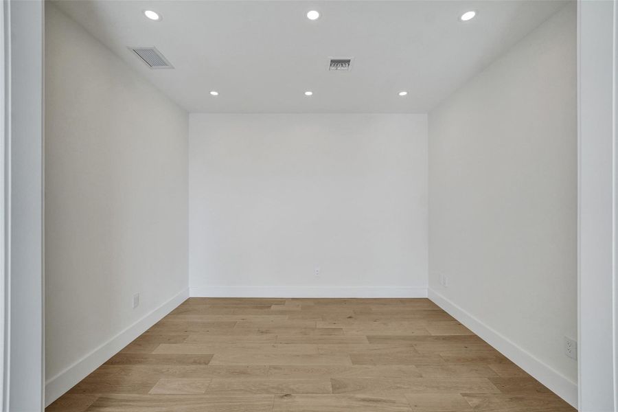 Spacious, unfurnished interior of a new home in , Fort Lauderdale (Image 70). Spacious, unfurnished interior of a new home in , Fort Lauderdale (Image 70).