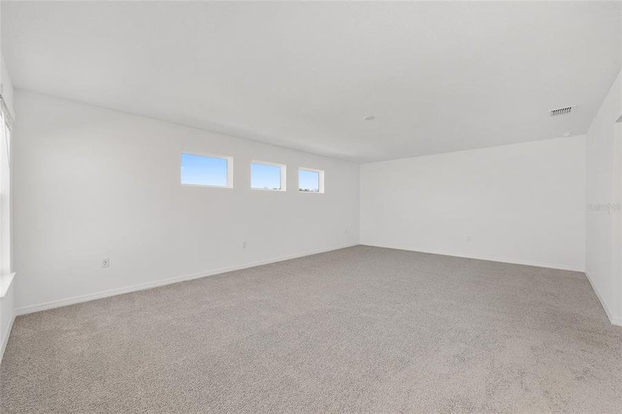 Spacious, unfurnished interior of a new home in Calesa Township, Ocala (Image 49).