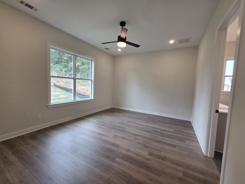 Spacious, unfurnished interior of a new home in Twin Oaks, Oakland (Image 14). Spacious, unfurnished interior of a new home in Twin Oaks, Oakland (Image 14).