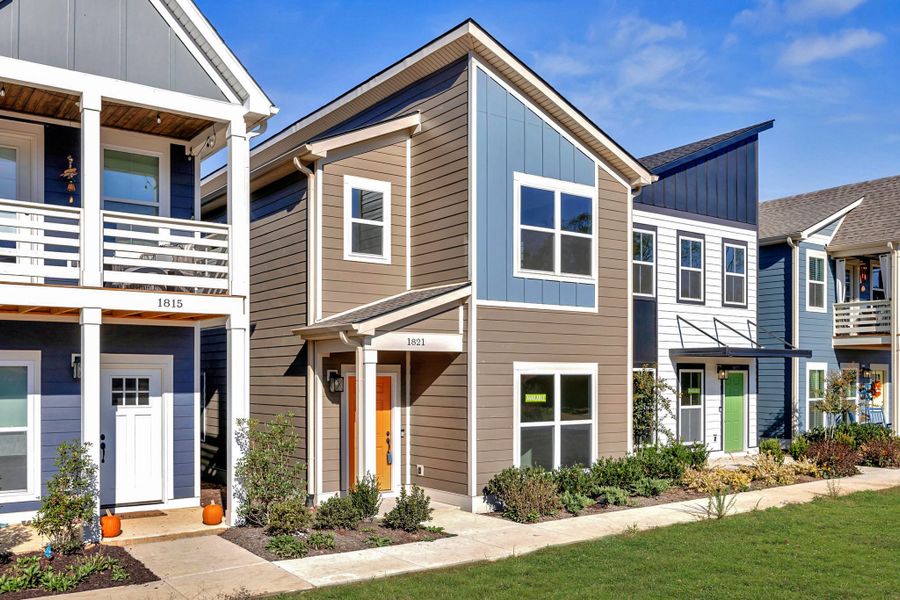 Representative exterior details of a home built from the Gayle by Parkside Builders in The Parks of Mill Town, Chattanooga (Image 4). Representative exterior details of a home built from the Gayle by Parkside Builders in The Parks of Mill Town, Chattanooga (Image 4).