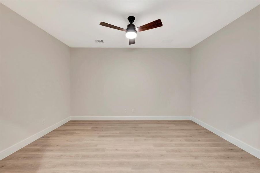 Spacious, unfurnished interior of a new home in Elevon, Lavon (Image 26).