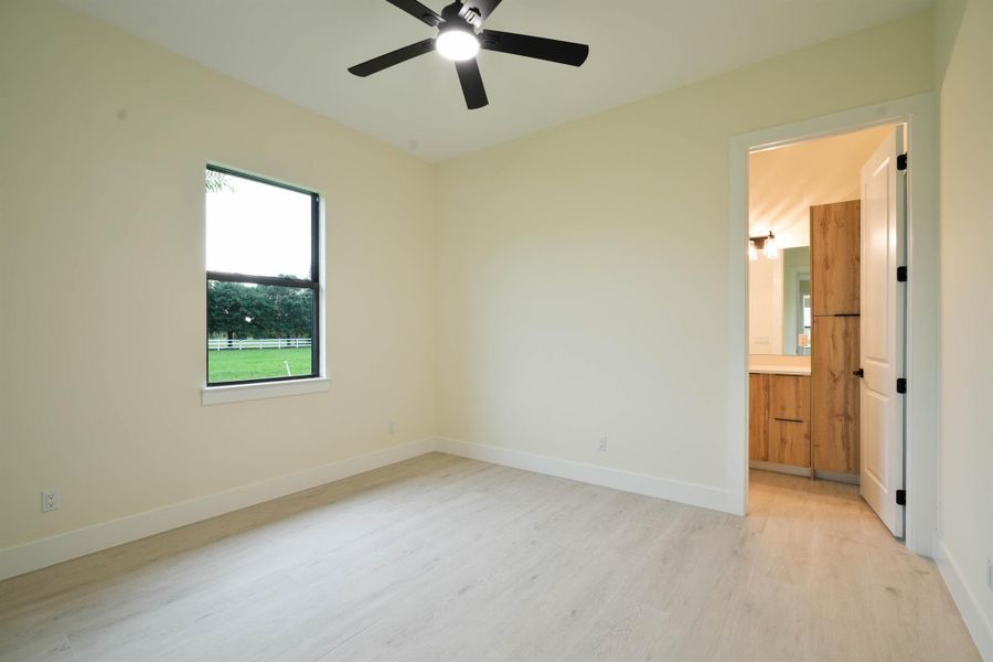 Spacious, unfurnished interior of a new home in , Fort Pierce (Image 39).