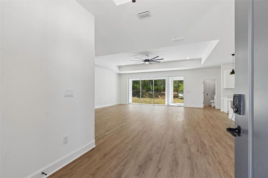 Spacious, unfurnished interior of a new home in , Weeki Wachee (Image 24).