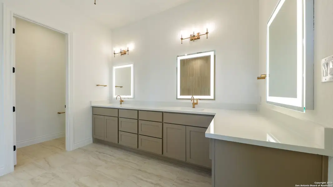 Furnished interior view inside a new home in , New Braunfels (Image 5).