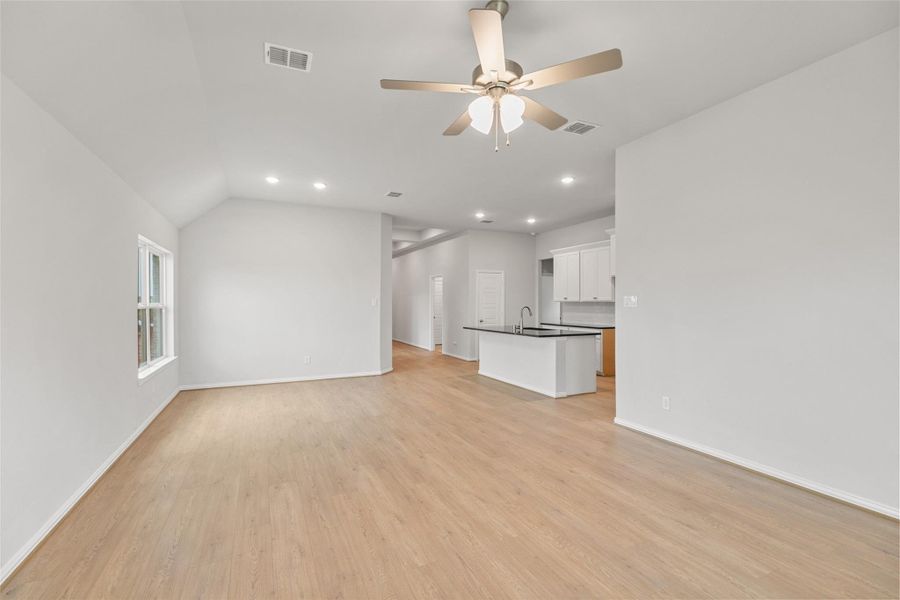 Spacious, unfurnished interior of a new home in Aldeana, Bonney (Image 26).