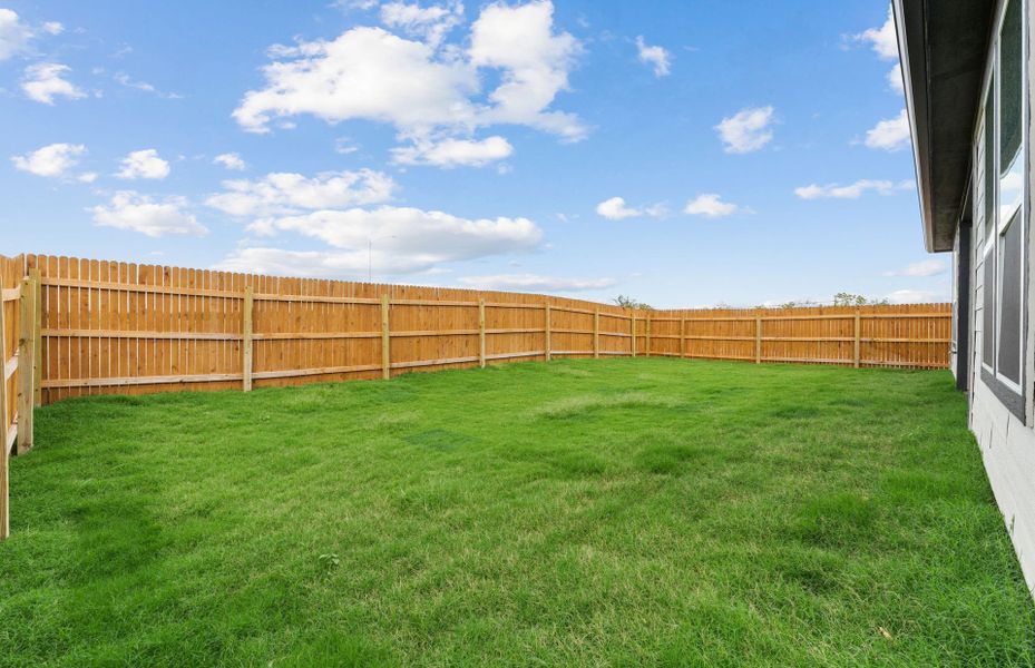 Exterior details and patio area of a home in Lagos, Manor (Image 23).