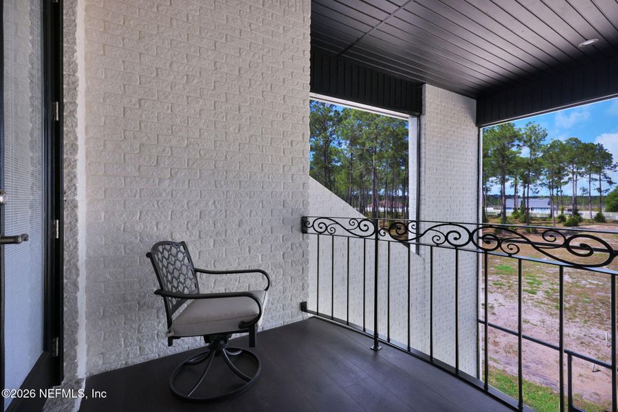 Exterior details and patio area of a home in , Jacksonville (Image 3).
