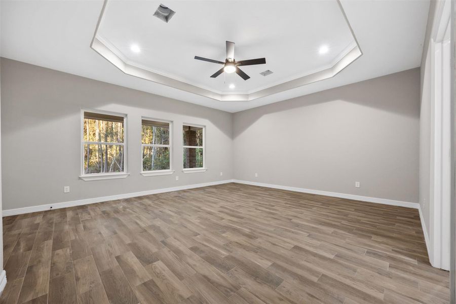 Spacious, unfurnished interior of a new home in , Huntsville (Image 23). Spacious, unfurnished interior of a new home in , Huntsville (Image 23).