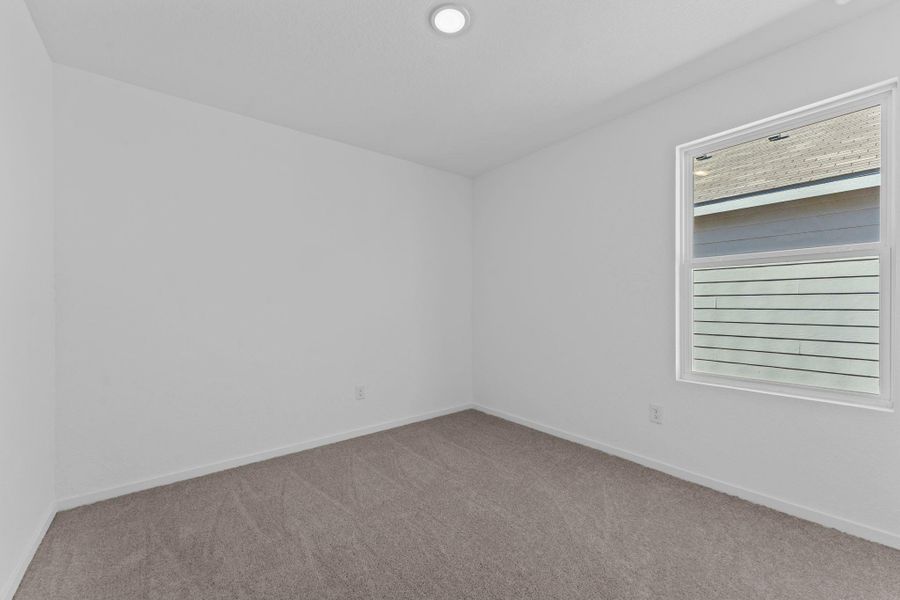 Spacious, unfurnished interior of a new home in Friendship Oaks, Fredericksburg (Image 10).