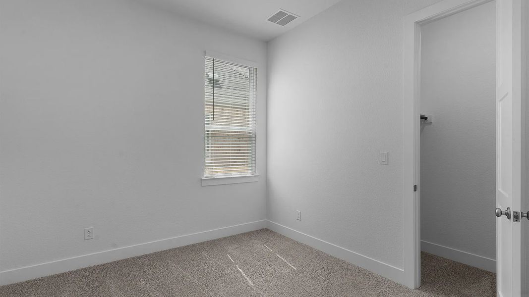 Spacious, unfurnished interior of a new home in Santa Rita Ranch, Liberty Hill (Image 13).