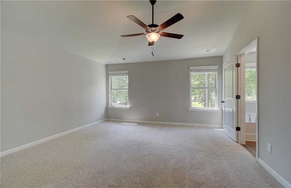 Spacious, unfurnished interior of a new home in Towne Center, Hampton (Image 21).