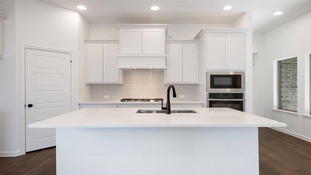 Furnished interior view inside a new home in Avondale, Fate (Image 11).