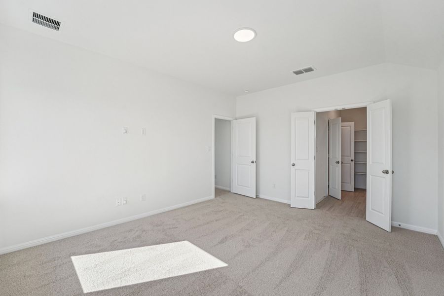 Spacious, unfurnished interior of a new home in Sage Hollow, Kyle (Image 19).