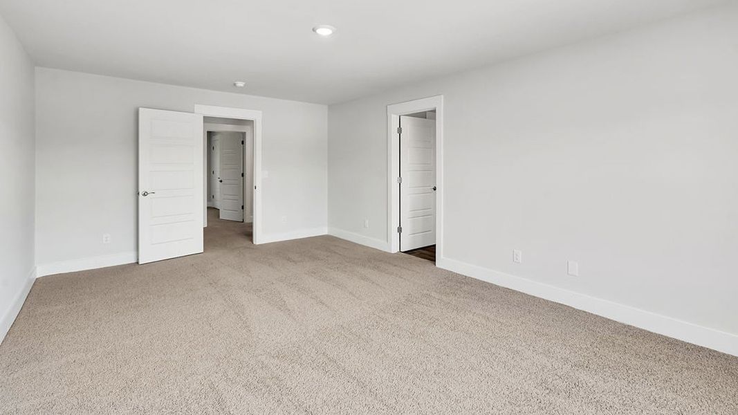 Spacious, unfurnished interior of a new home in Merchant Point, Jacksonville (Image 25).
