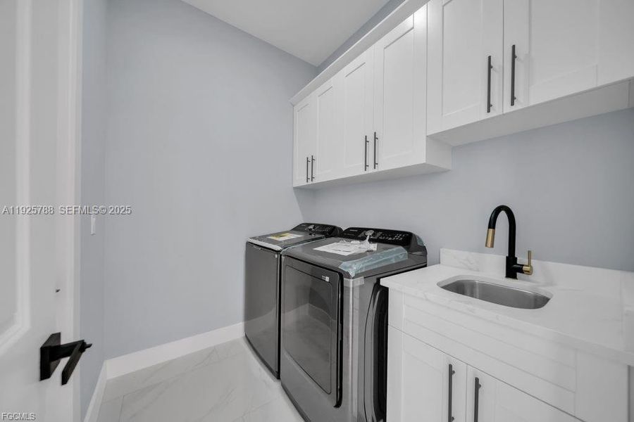 Close-up of interior finishes inside a home in , Lehigh Acres (Image 15).