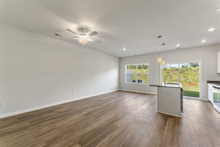 Spacious, unfurnished interior of a new home in Edwards Station, Taylors (Image 13).