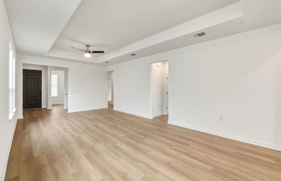 Spacious, unfurnished interior of a new home in Sun City Texas, Georgetown (Image 36).