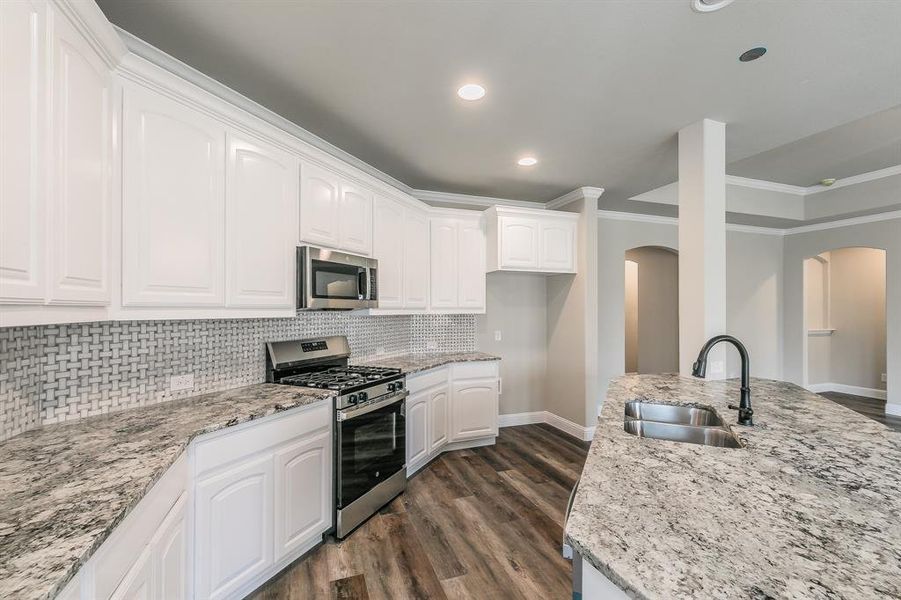 Furnished interior view inside a new home in , Alvarado (Image 4).