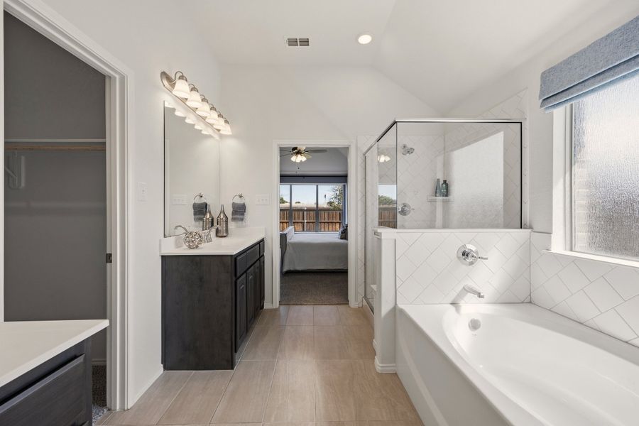 Furnished interior view inside a new home in Chisholm Hills, Cleburne (Image 16).