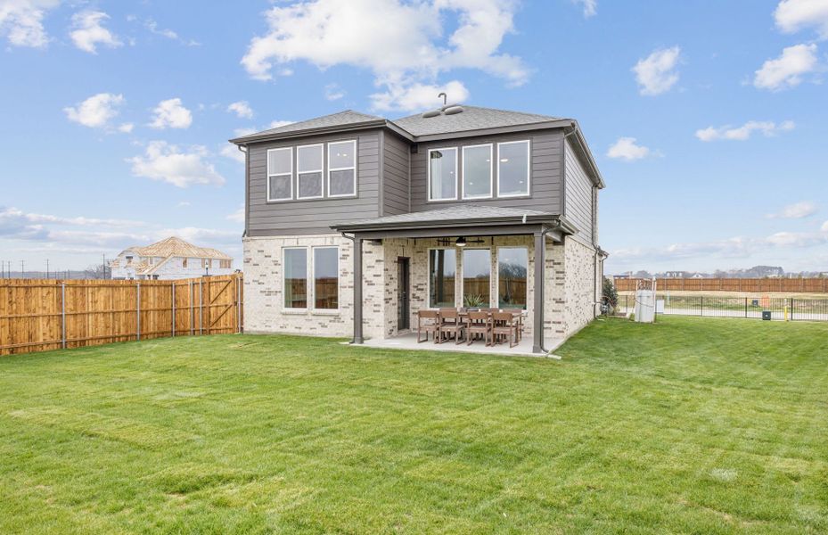 Representative exterior details of a home built from the San Luis by Pulte Homes in Ribbonwood, Aubrey (Image 4).