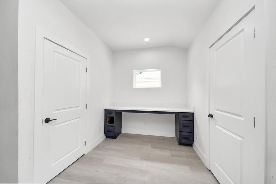 Spacious, unfurnished interior of a new home in , Houston (Image 18).