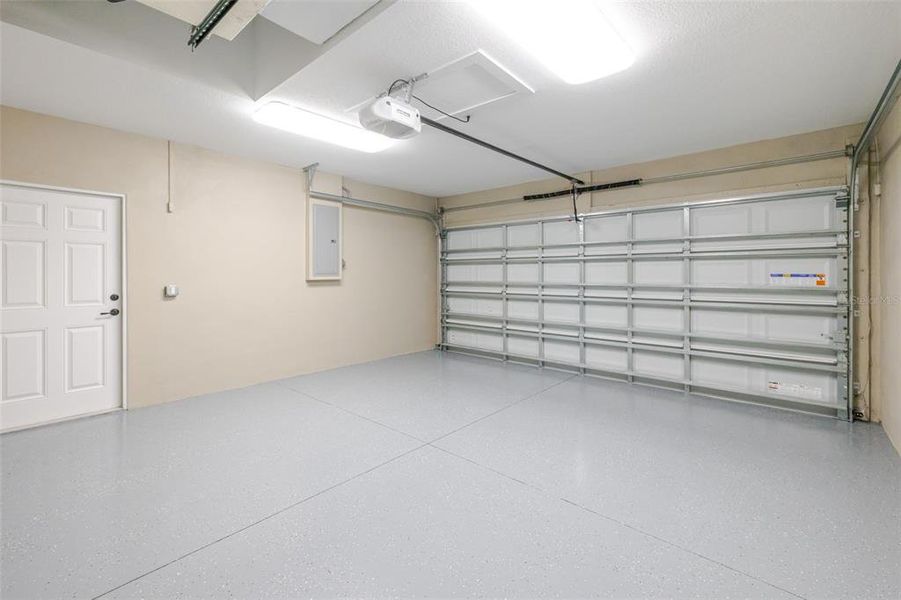 Spacious, unfurnished interior of a new home in , Englewood (Image 18).