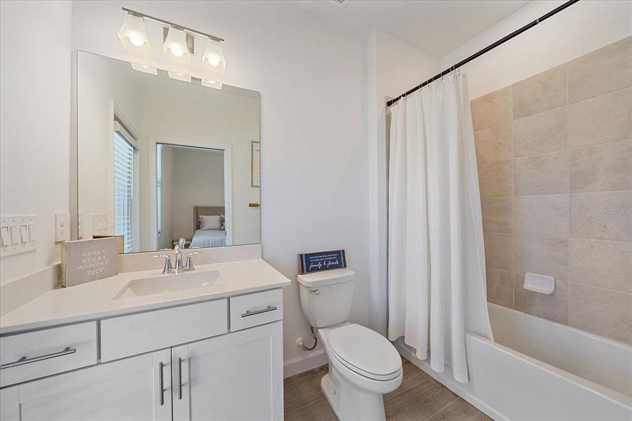 Furnished interior view inside a new home in , Bradenton (Image 29).