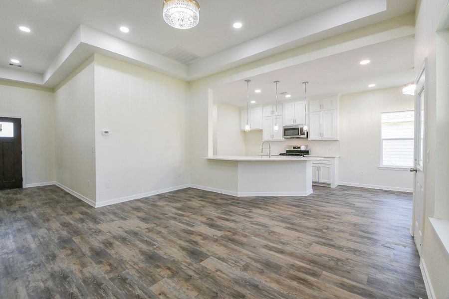 Spacious, unfurnished interior of a new home in , Galena Park (Image 40).