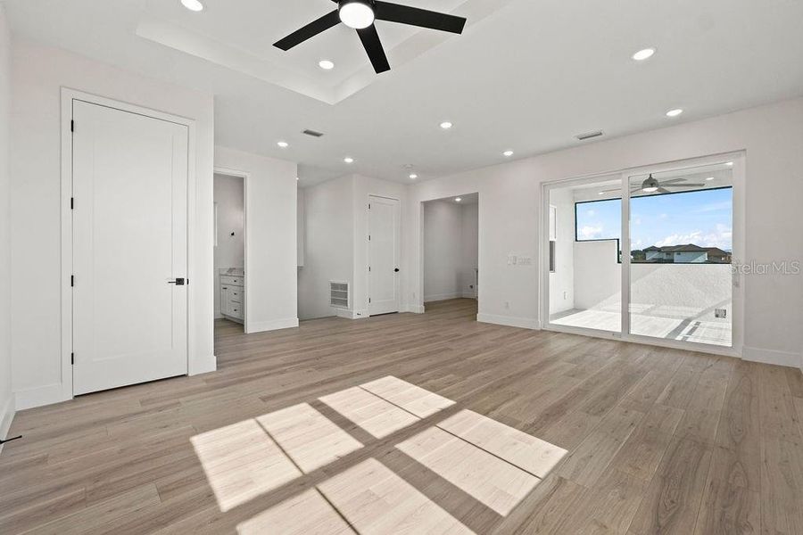 Spacious, unfurnished interior of a new home in , Lake Alfred (Image 35).
