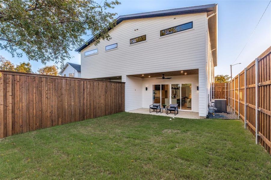 Exterior details and patio area of a home in , Dallas (Image 25).