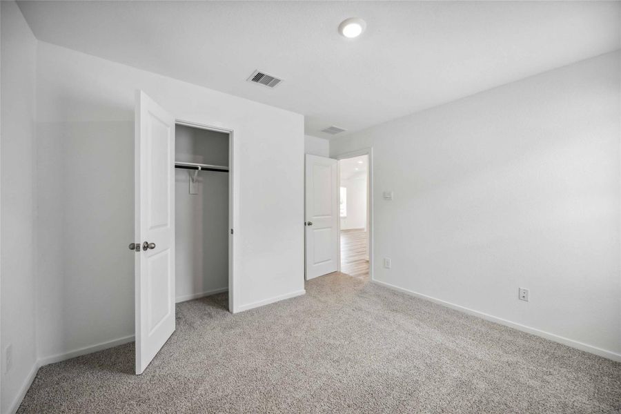 Spacious, unfurnished interior of a new home in , Houston (Image 19).
