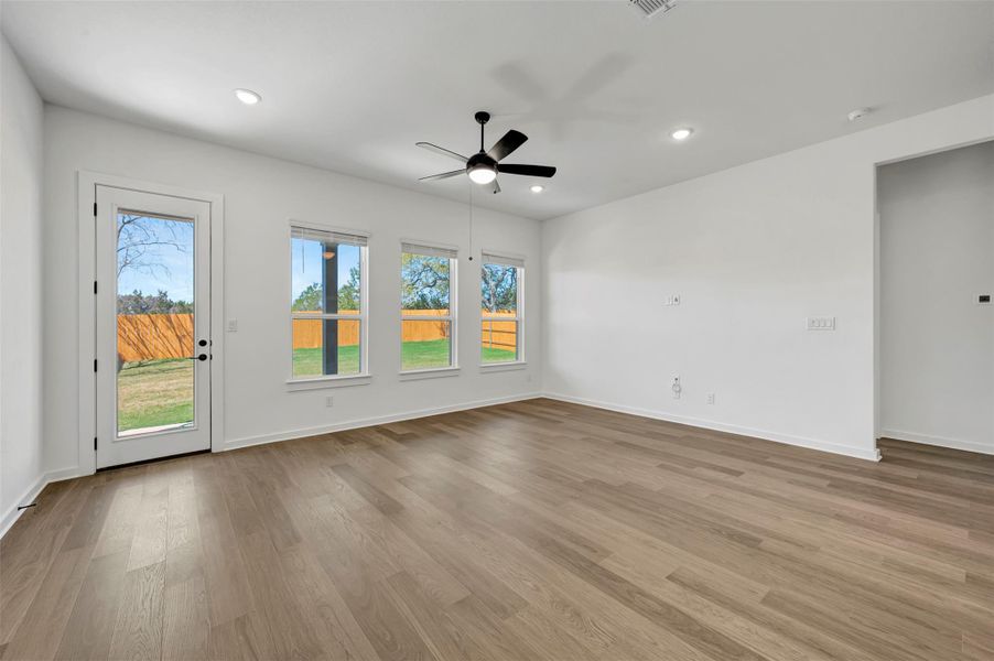 Spacious, unfurnished interior of a new home in Heritage, Dripping Springs (Image 37).