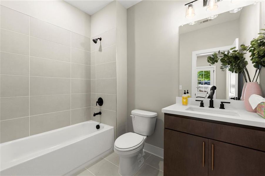 Furnished interior view inside a new home in West Town, Atlanta (Image 39). Furnished interior view inside a new home in West Town, Atlanta (Image 39).