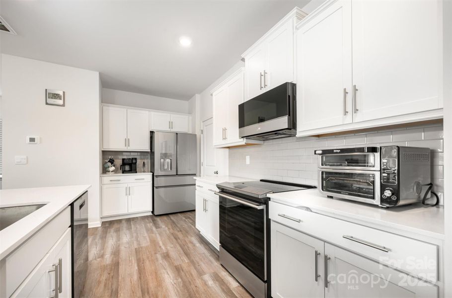 Furnished interior view inside a new home in Fergus Crossing, York (Image 12).