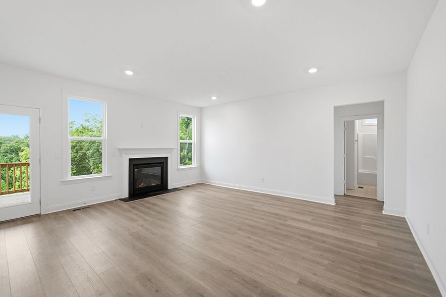 Spacious, unfurnished interior of a new home in The Retreat at Norman Farm, Hendersonville (Image 26).