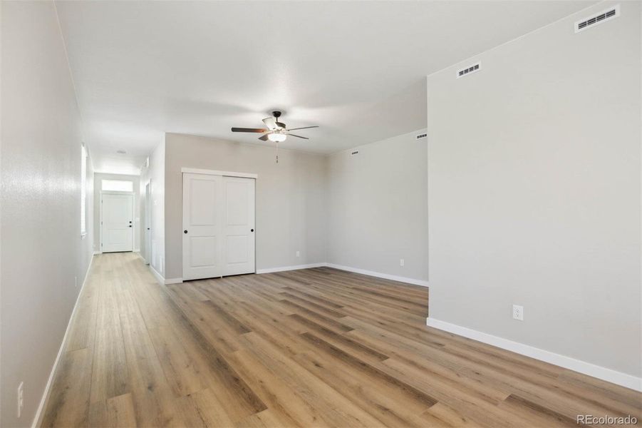 Spacious, unfurnished interior of a new home in Second Creek Farm, Commerce City (Image 13).