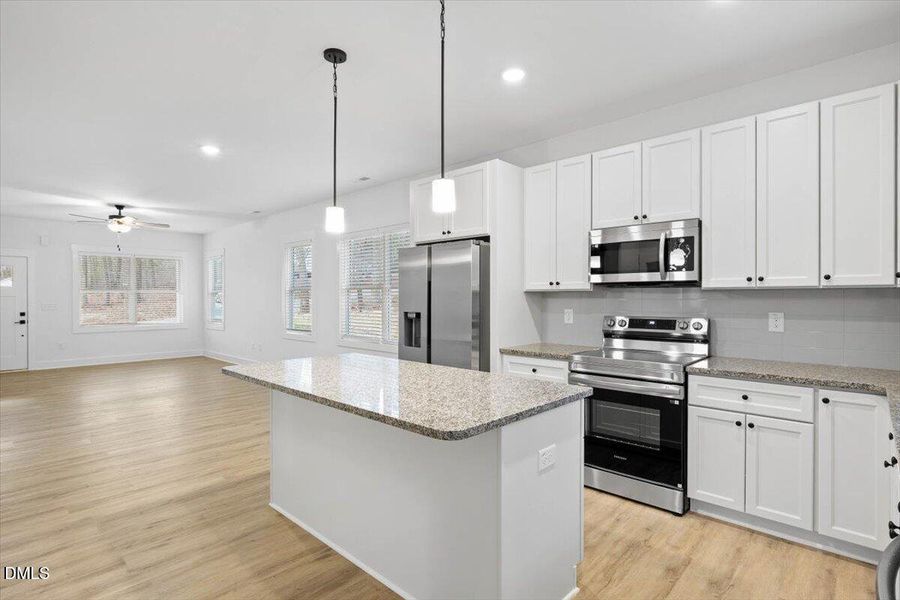 09-929 Jasmine - Open Peek Media-9