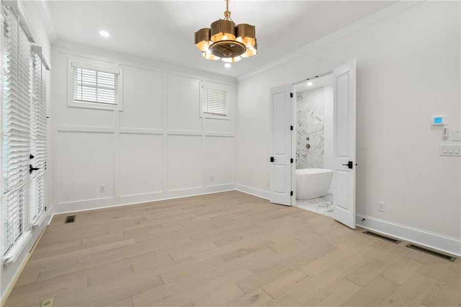 Spacious, unfurnished interior of a new home in Waterside Single Family, Peachtree Corners (Image 21).