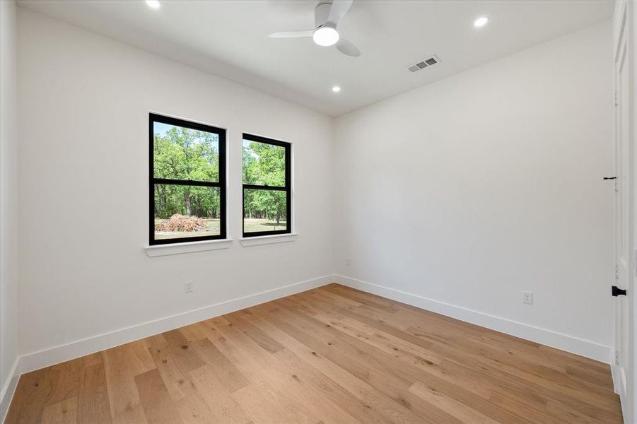 Spacious, unfurnished interior of a new home in , Corsicana (Image 28).