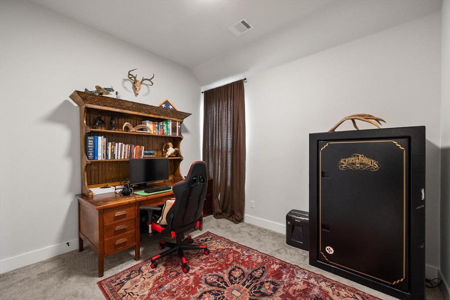 Furnished interior view inside a new home in , Waxahachie (Image 13).