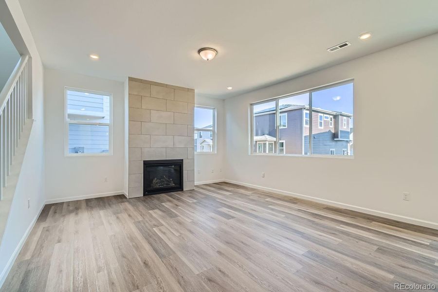 Spacious, unfurnished interior of a new home in Wolf Creek Run, Strasburg (Image 17).