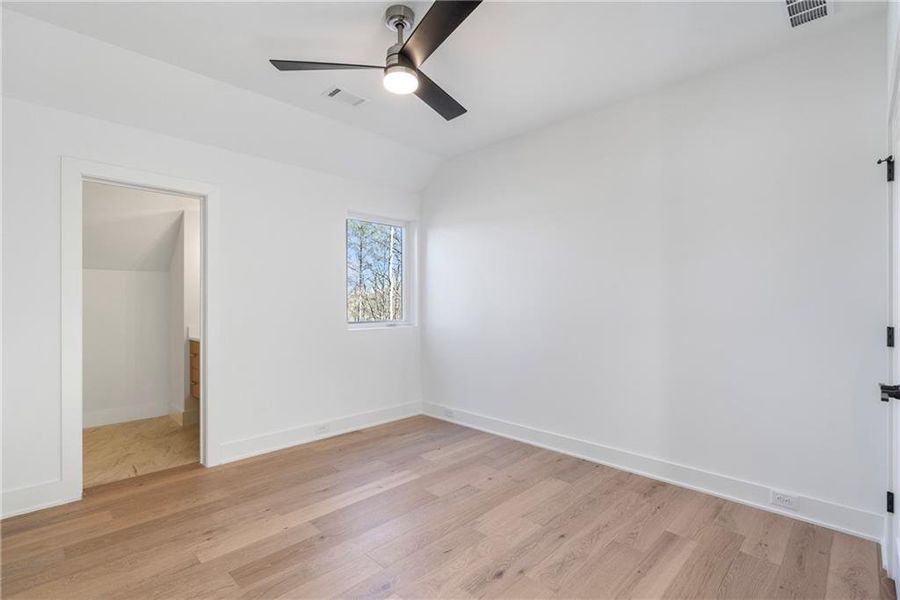 Spacious, unfurnished interior of a new home in Aster, Roswell (Image 21).