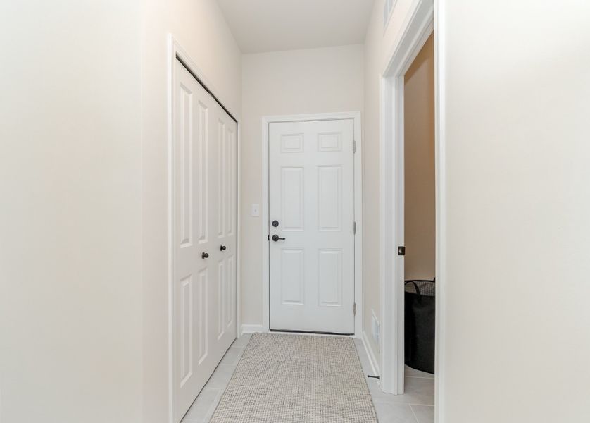 Spacious, unfurnished interior of a new home in Mystic Ridge, Whitmore Lake (Image 64).