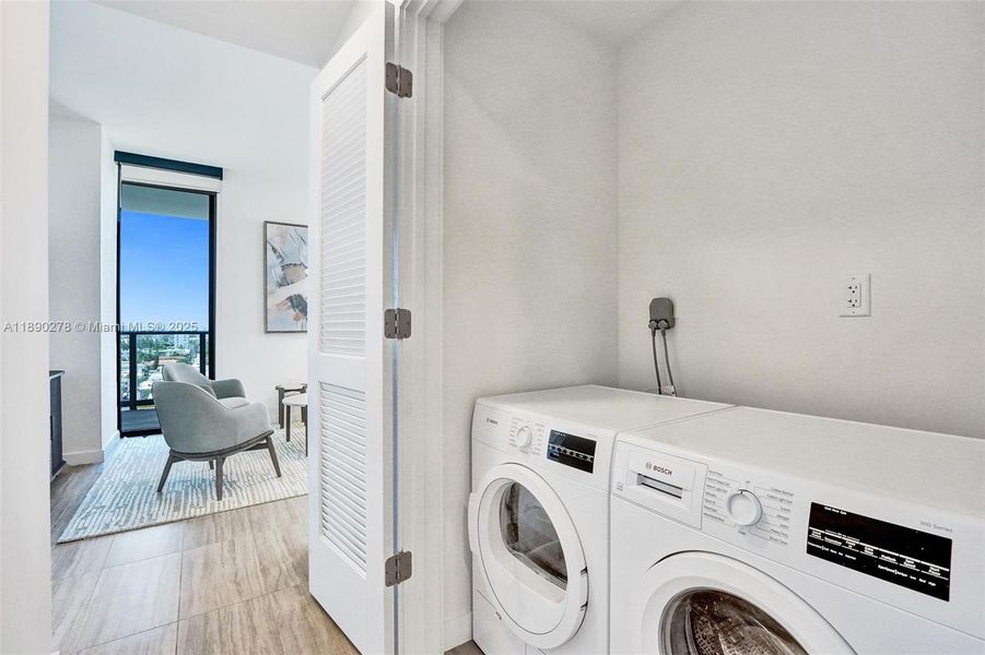 Furnished interior view inside a new home in , Miami Beach (Image 8).