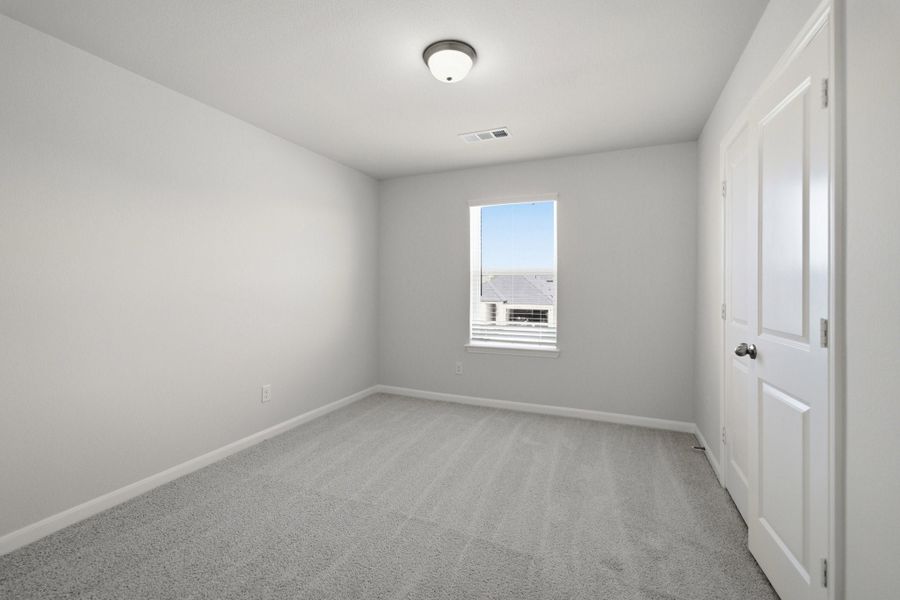 Spacious, unfurnished interior of a new home in La Terra, Celina (Image 30).
