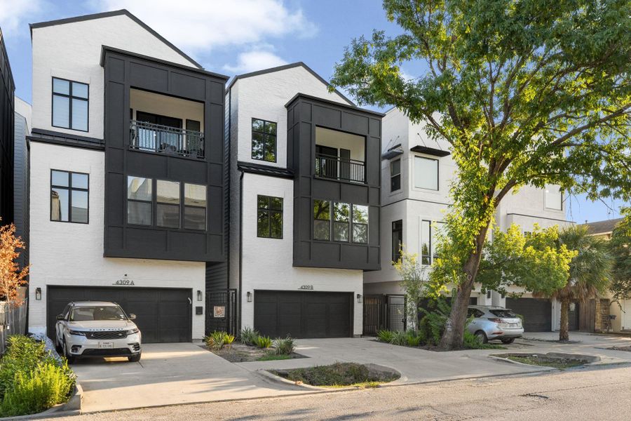 Front exterior of a new home in , Houston, TX, highlighting curb appeal (Image 25). Front exterior of a new home in , Houston, TX, highlighting curb appeal (Image 25).