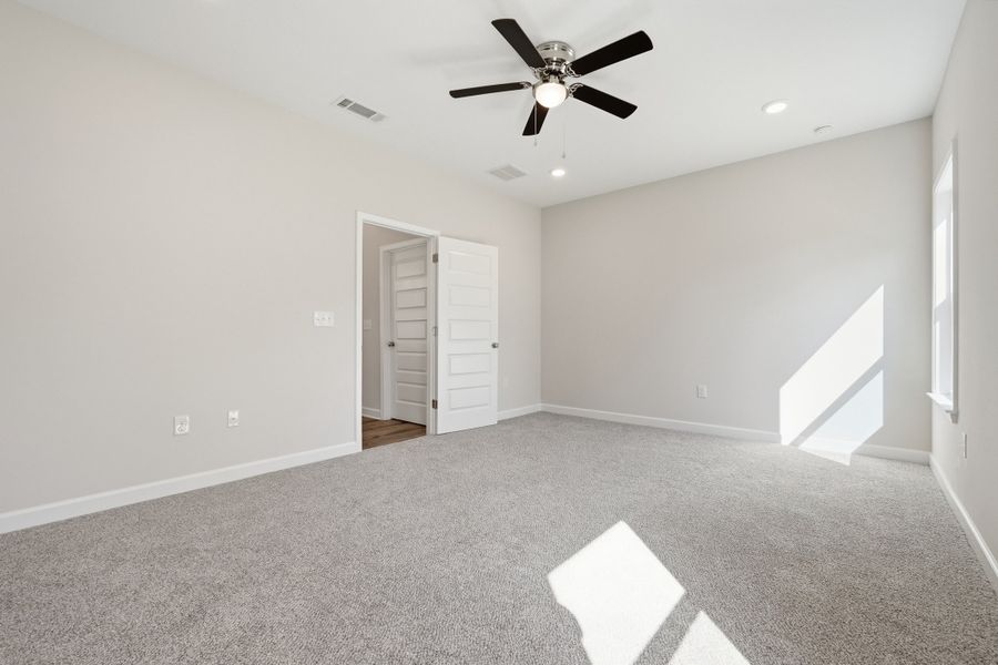 Spacious, unfurnished interior of a new home in , Crestview (Image 37).