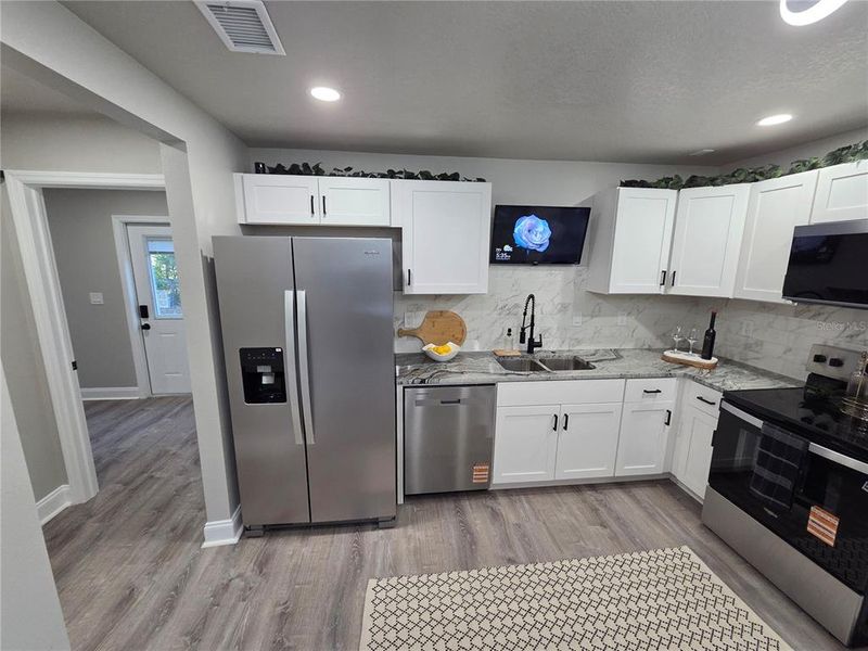 Furnished interior view inside a new home in , Plant City (Image 7).